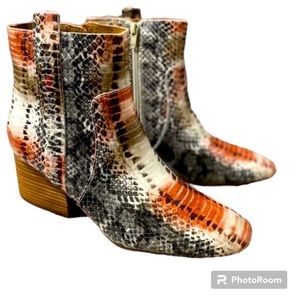 NEW‼️KORK-EASE ANKLE BOOTIES